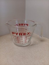 Vintage PYREX Measuring Cup 1
