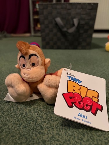 Disney tiny big feet aladdin - disney,