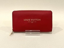 Louis Vuitton Zippy Wallet