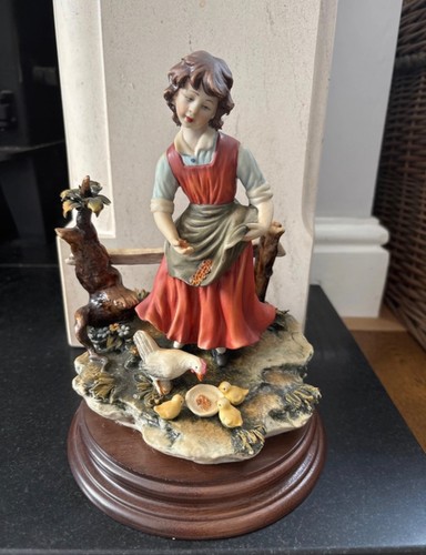 Capodimonte figurine girl - capodimonte,