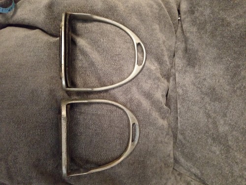 Plain stirrup irons - stirrup, -used