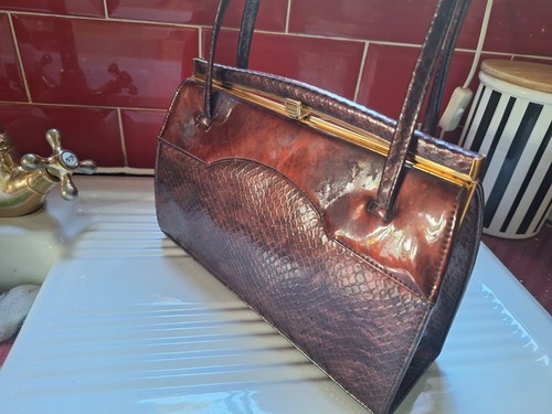 Vintage clasp patent bag - clasp,
