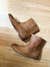 New FRYE Anna Shortie Size 10