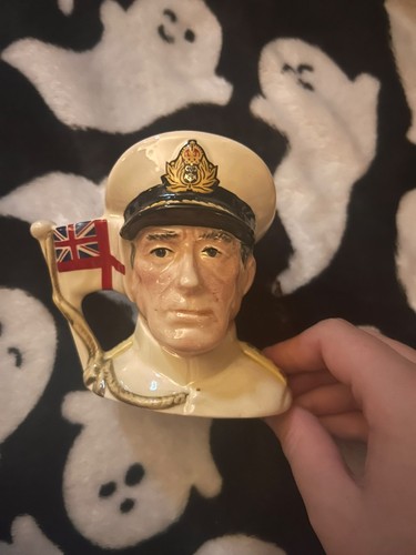 Royal daulton character jug - character,