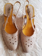 NEW - VERY COMFORTABLE