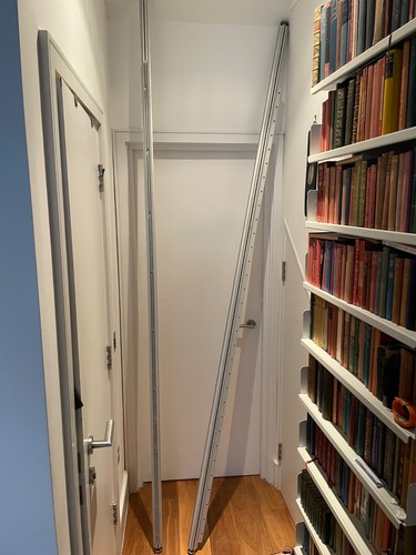 2no vitsoe 261cm posts with - x,