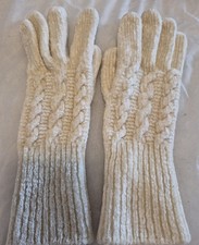 M+S Ivory Coloured Woollen Gloves In One Size.