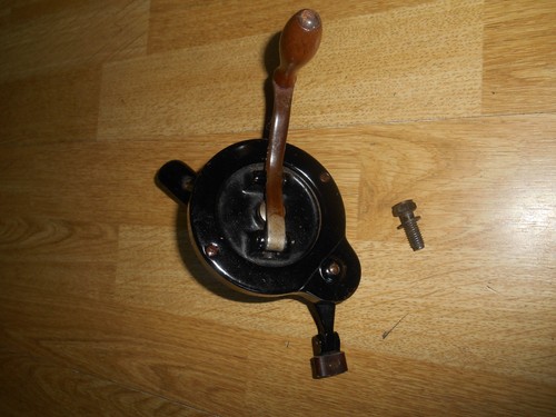Singer sewing machine hand - sewing,