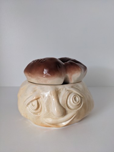 Vintage 1970 sylvac bread - vintage, 1970's