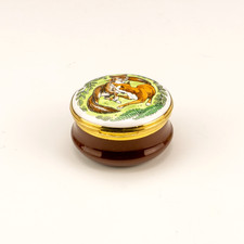 Crummles - Bilston & Battersea Enamels - Fox Foxes Theme Pill Box