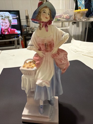 Rare royal doulton nell gwynn - doulton,