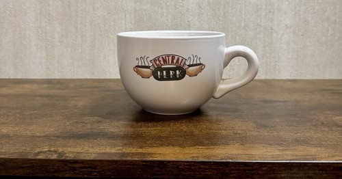 Friends show central perk - friends, "central