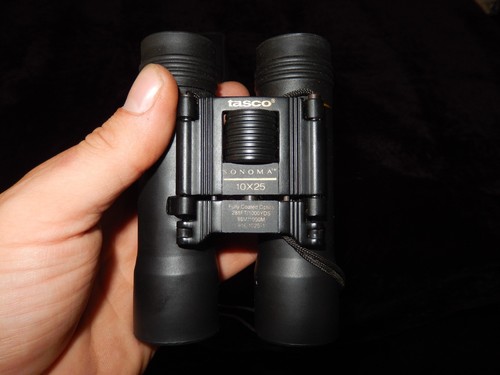 Tasco 10x25 binoculars - 10x25,