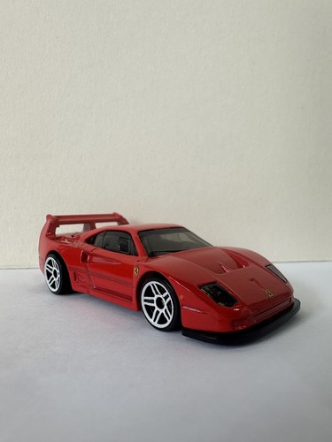 Hot wheels ferrari f40 red - hot,
