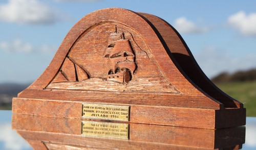 Royal navy hms iron - duke, teak