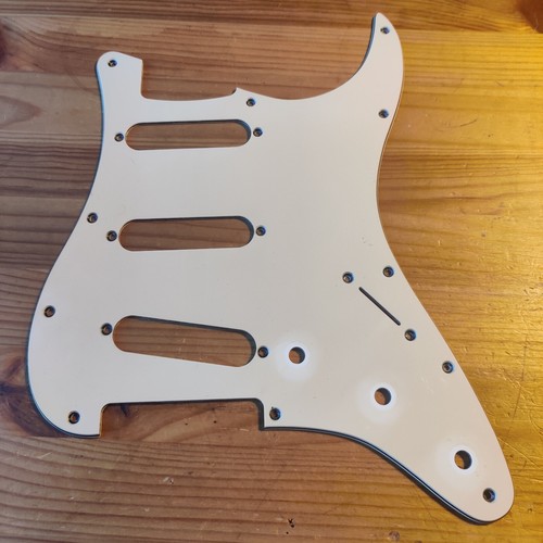 Used 2015 squier fender sss - squier,