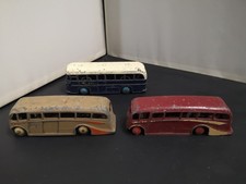 M544-DINKY TOYS LOT OF THREE COACHES