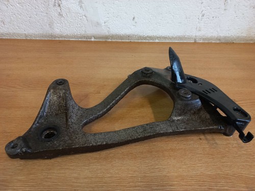 Honda ps125i exhaust bracket - honda,