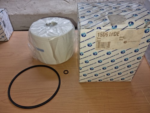 Oil filter element for - , dennis