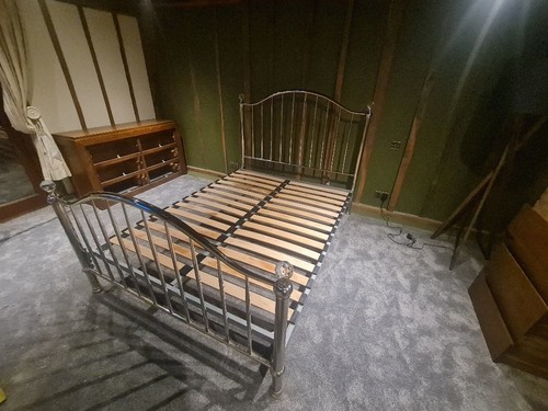 Metal framed bed with - bed,, wooden