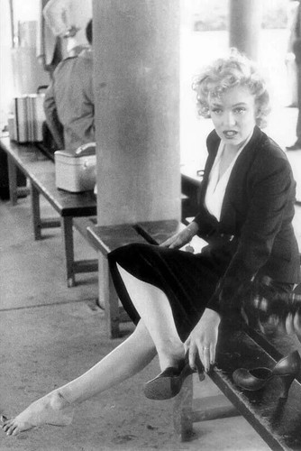 Marilyn monroe candid takes - marilyn,