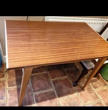 2-4 Seater Dining table