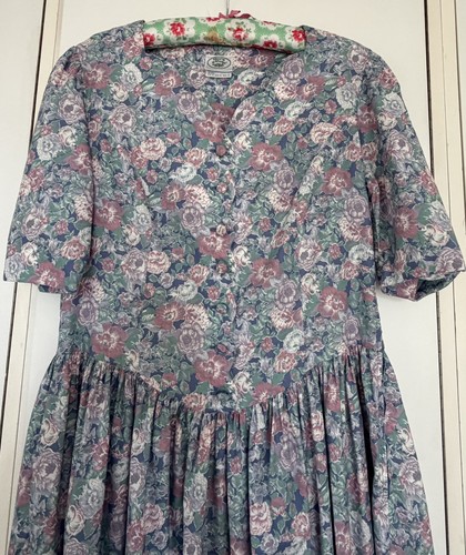 Vintage laura ashley - ),