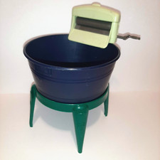 Vintage MARX 10" Toy Wash Tub