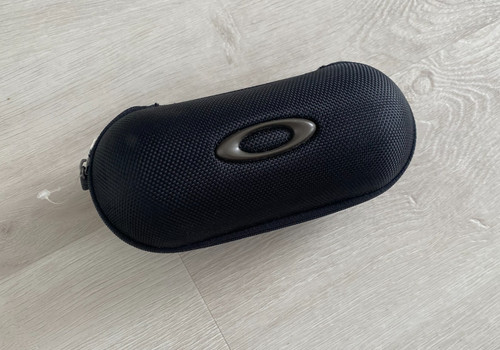 Genuine oakley vault - genuine,