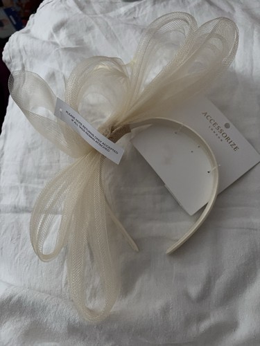 Accessorize cream coloured - accessorize,