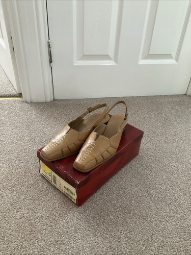 Van dal summer shoes - size, 4