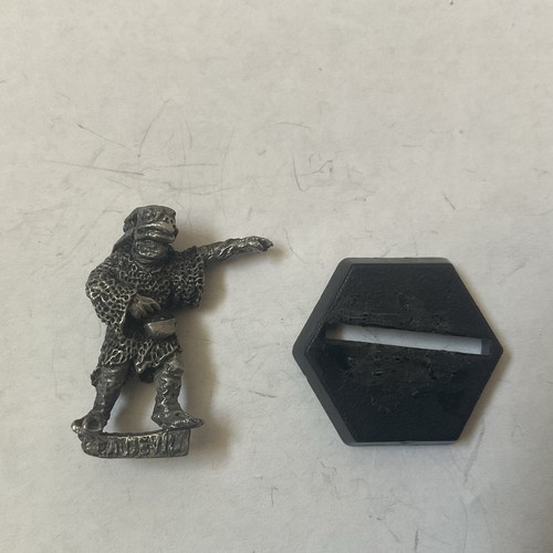 Doctor who miniature sea - doctor, devil