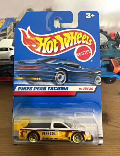 Hot wheels toyota tacoma pikes - hot,