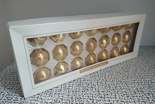 Vintage retro box - 21, gold