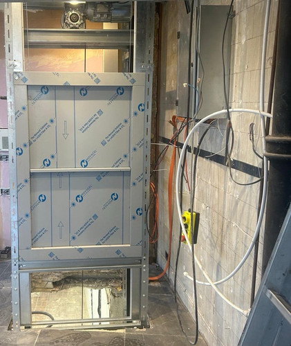 Dumbwaiter lift ideally for - , a