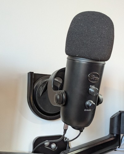 Blue yeti microphone wall - blue,