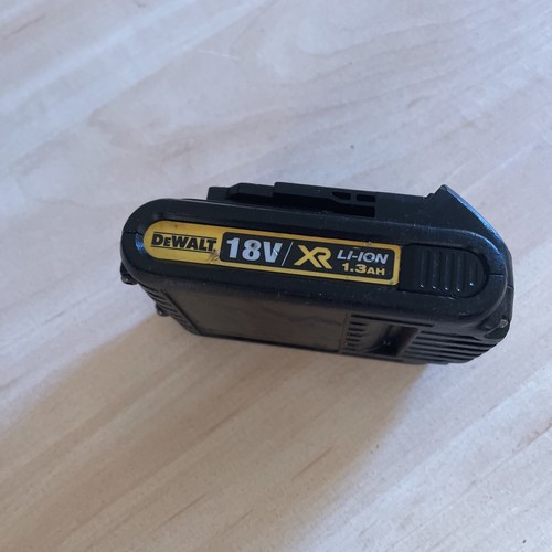 Dewalt dcb185 18v - dewalt, li-ion