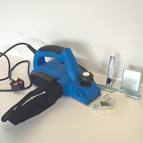 Silverline 240v 710w corded - 240v,