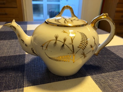 White and gold - white, tea
