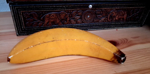 Italian alabaster banana - italian,