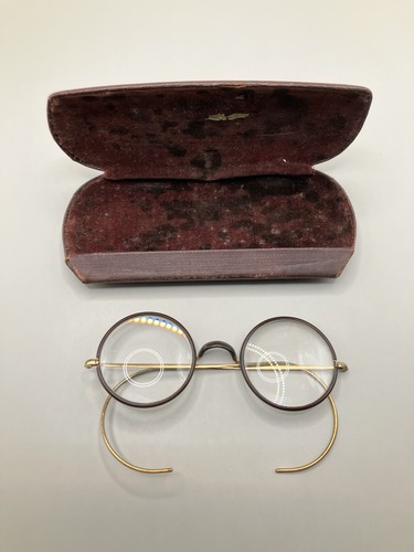Antique round spectacles - round,