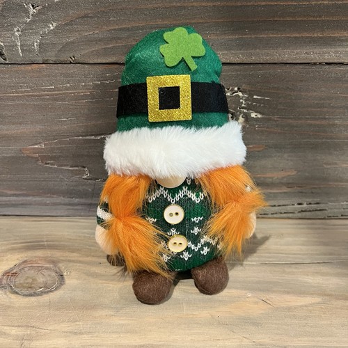 Vikakiooze irish santa gnome - vikakiooze,