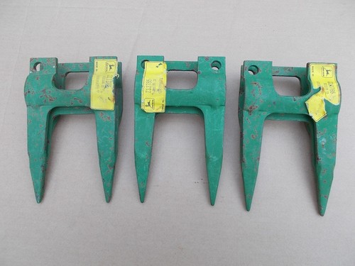 Qty john deere combine - 3,