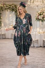 CHESCA Plus Size 24 Parachute