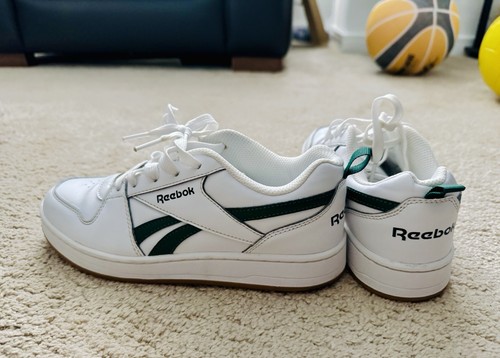 Pair white and dark - a,