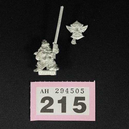 Dwarf hammerers standard - dwarf,