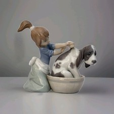 LLADRO Girl Bathing Dog