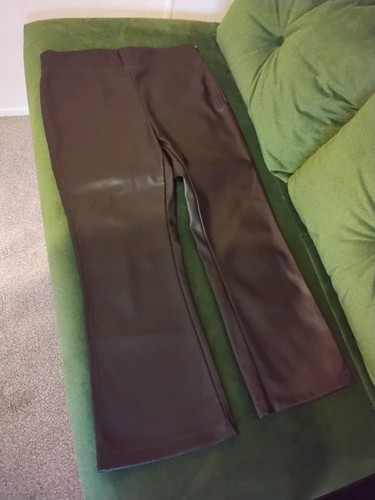 Brown faux leather - m,