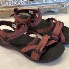 MERRELL WOMEN STRAPPY SANDALS