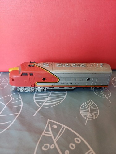 Life like trains scale - life,
